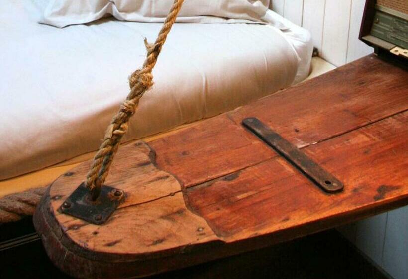 标准间, Boat  Opoe Sientje