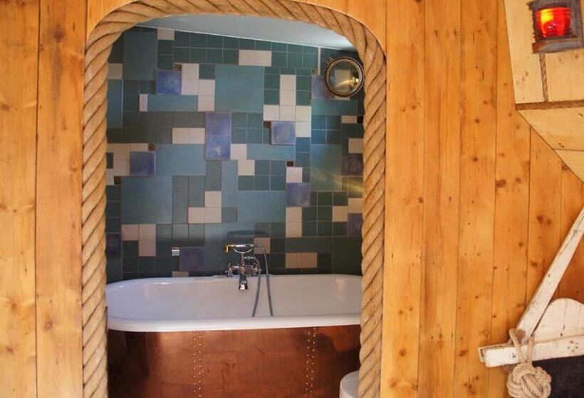 舒适型房间, Boat  Opoe Sientje