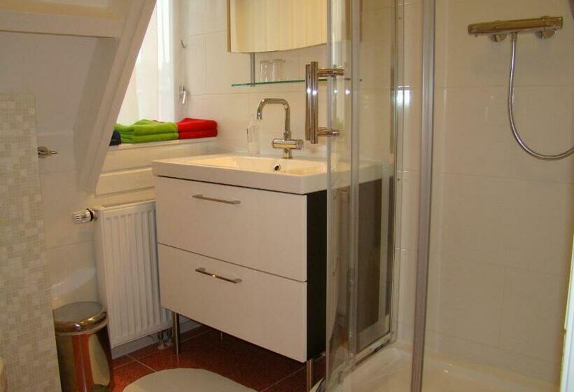 オーシャンビュースタンダードルーム, Pension Sissi