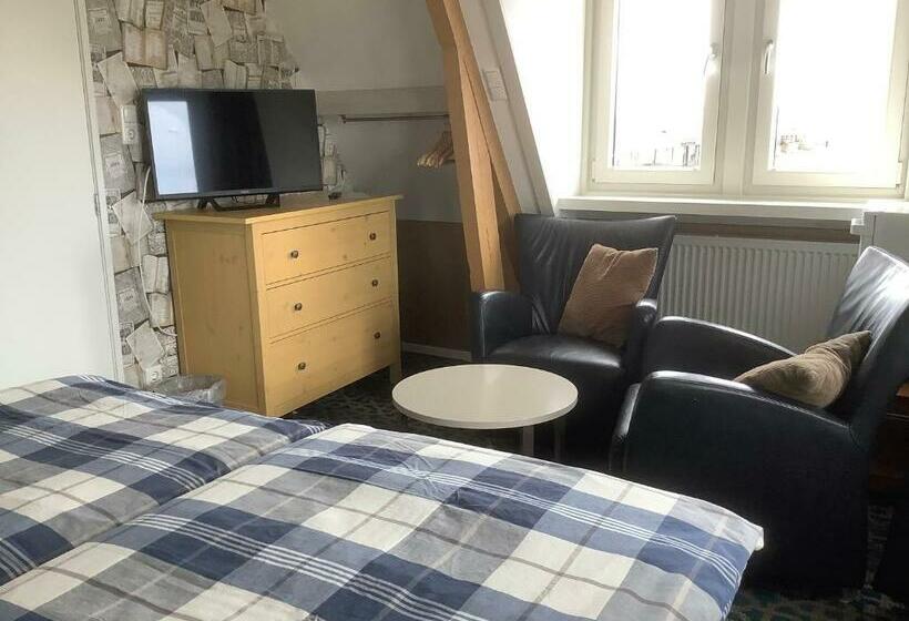 バルコニー付きスタンダードルーム, Pension Sissi