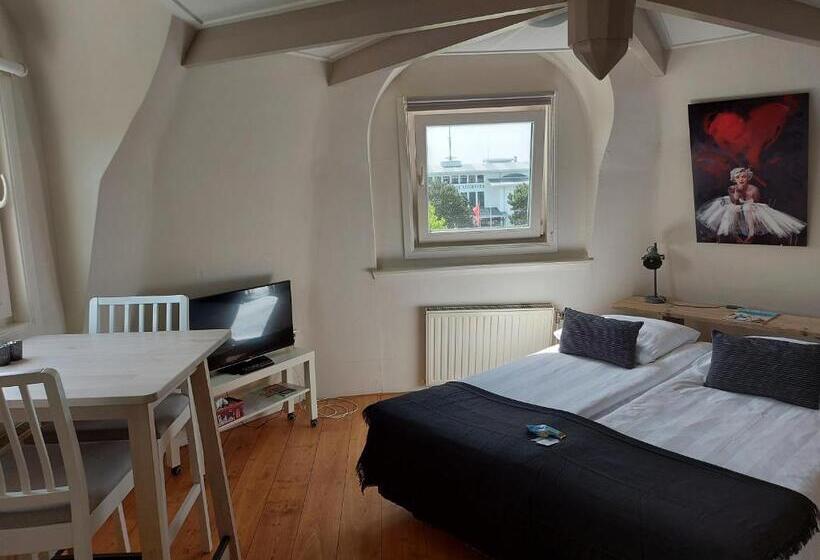 スタンダードスタジオ, Prins Appartementen