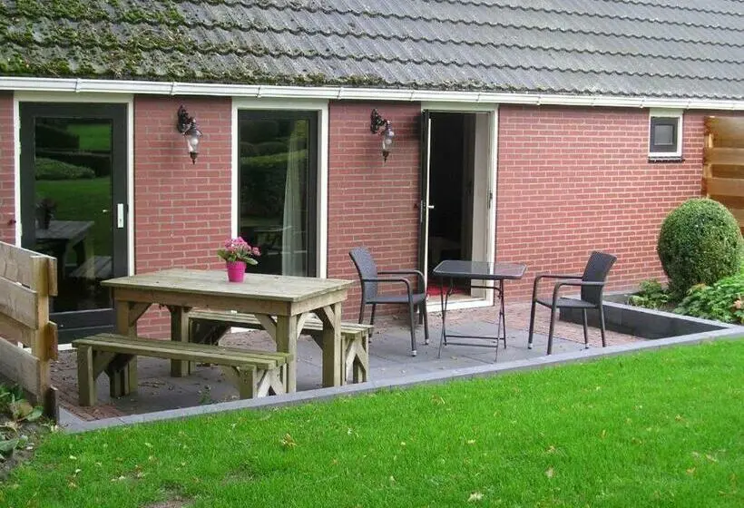 Comfort-huone, T Rond Bargie