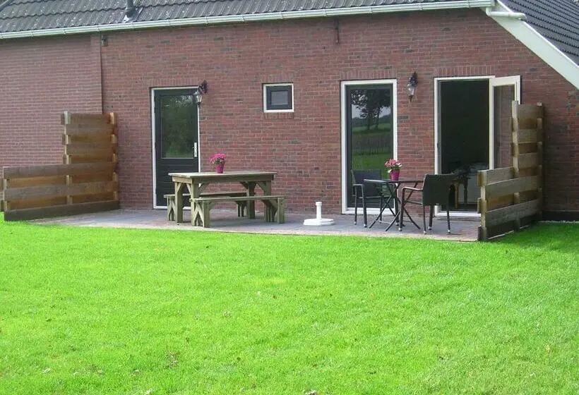 Deluxe Kolmen Hengen Huone, T Rond Bargie