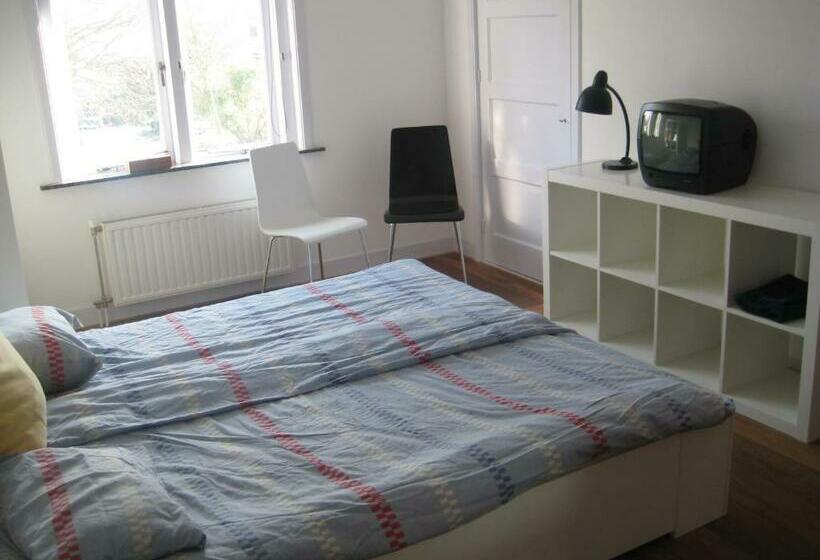 غرفة قياسية رباعية, Zeeland Aan Zee