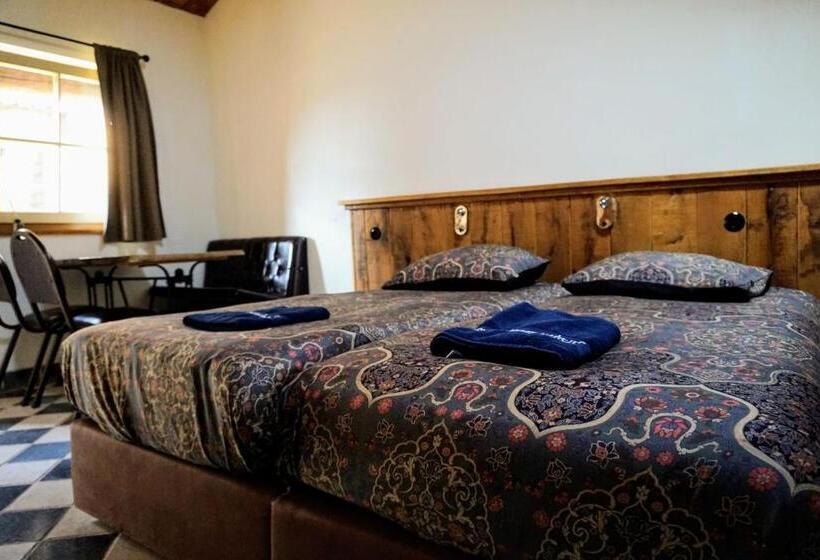 디럭스 스튜디오, Hostel Kersenhof
