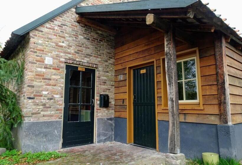 스탠다드 스튜디오, Hostel Kersenhof