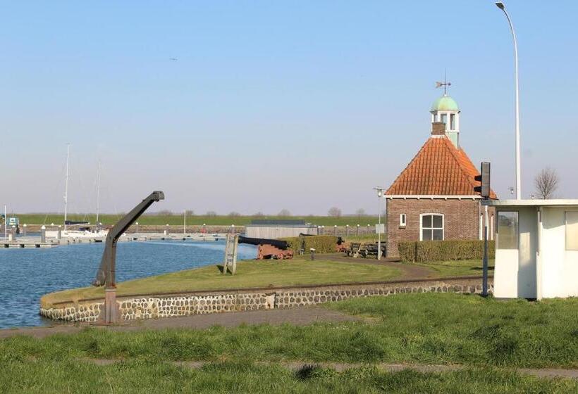 スタンダードシングルルーム, Brasserie Smits