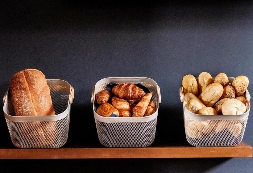 スタンダードシングルルーム, Brasserie Smits