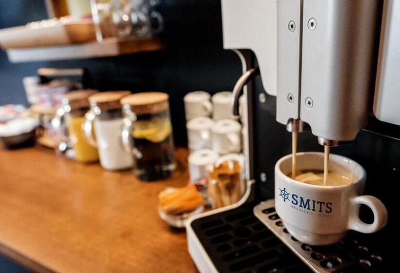 スタンダードシングルルーム, Brasserie Smits