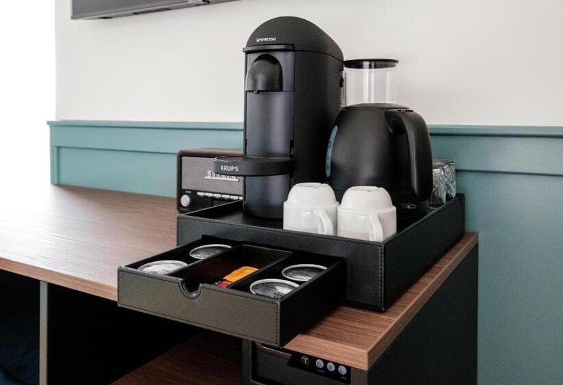 デラックスルーム, Brasserie Smits