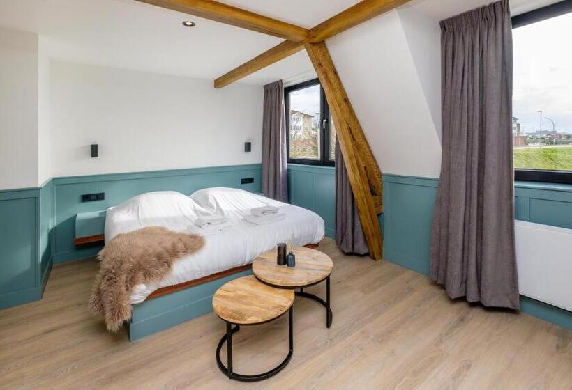 デラックスルーム, Brasserie Smits