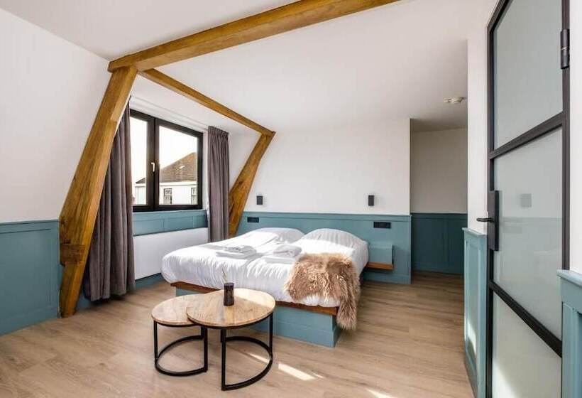 デラックスルーム, Brasserie Smits