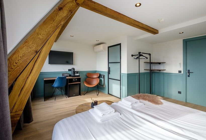 デラックスルーム, Brasserie Smits