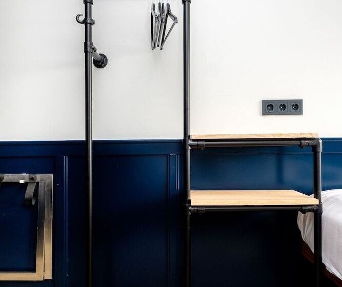 スタンダードシングルルーム, Brasserie Smits