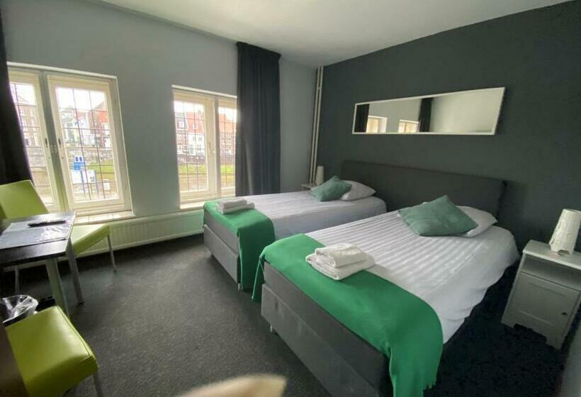 اتاق استاندارد, En Grand Café De Pauw