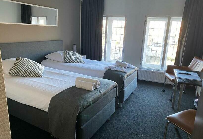 اتاق استاندارد, En Grand Café De Pauw