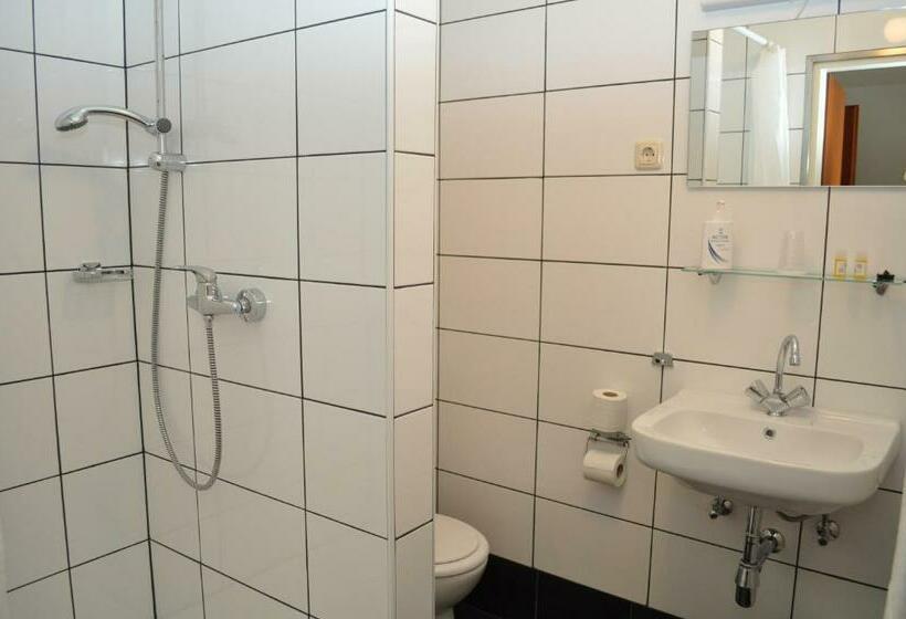 اتاق استاندارد, En Grand Café De Pauw