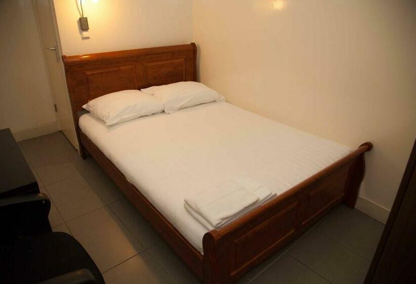 エコノミールーム, Jimmy