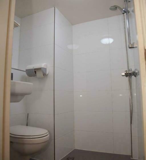 エコノミールーム, Jimmy