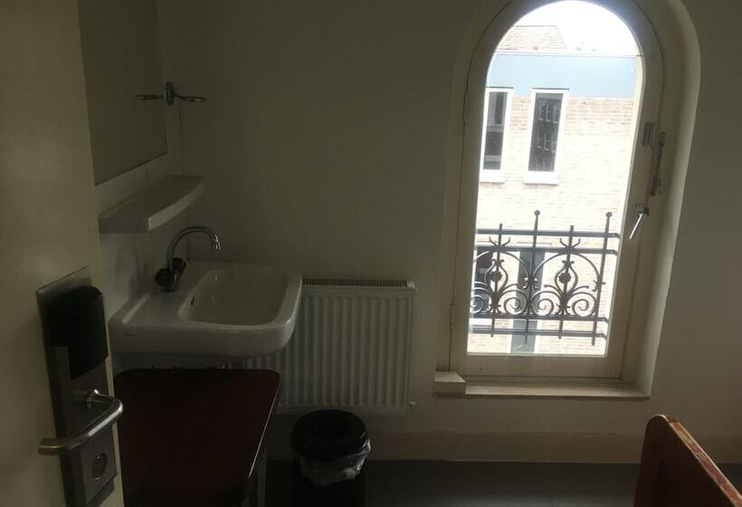 浴室共有ベーシックルーム, Jimmy