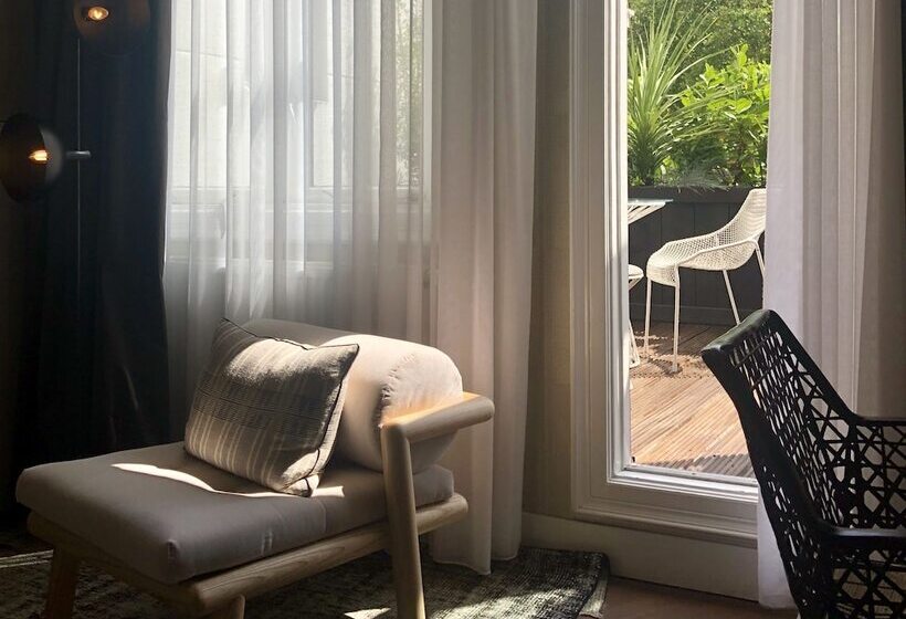 جناح, Morgan & Mees Amsterdam