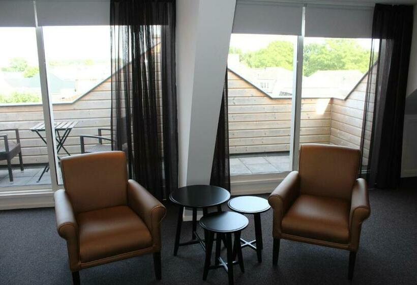 סוויטה משפחתית, 1851