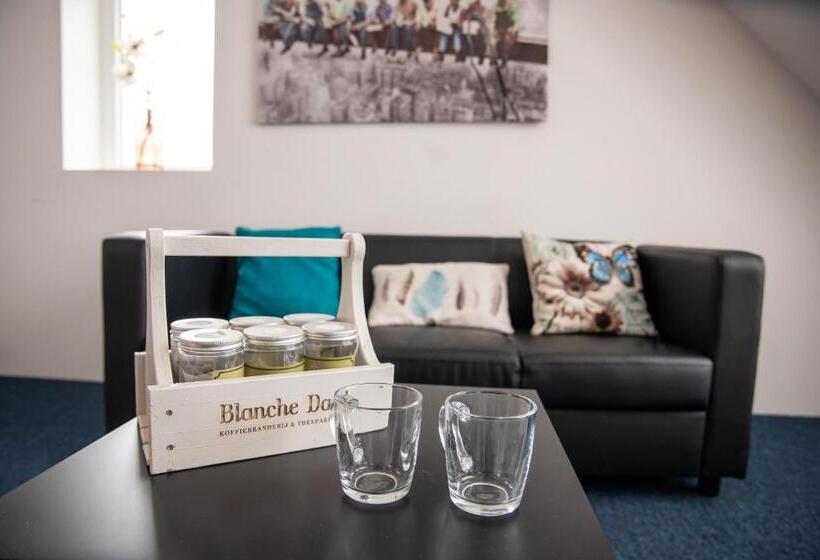 デラックススタジオ, Parkstad City