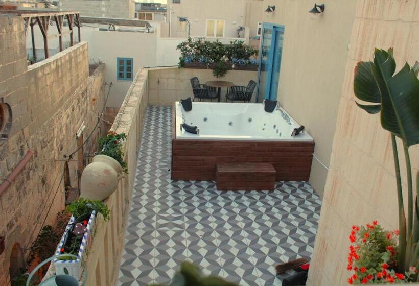 سوییت, Iż żebbuġa Boutique Suites