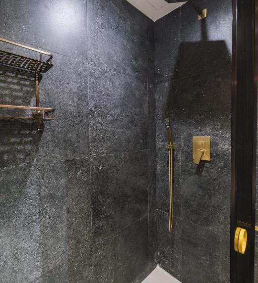 اتاق لوکس با بالکن, Iż żebbuġa Boutique Suites