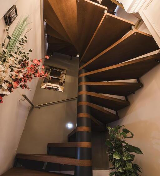 اتاق لوکس با بالکن, Iż żebbuġa Boutique Suites