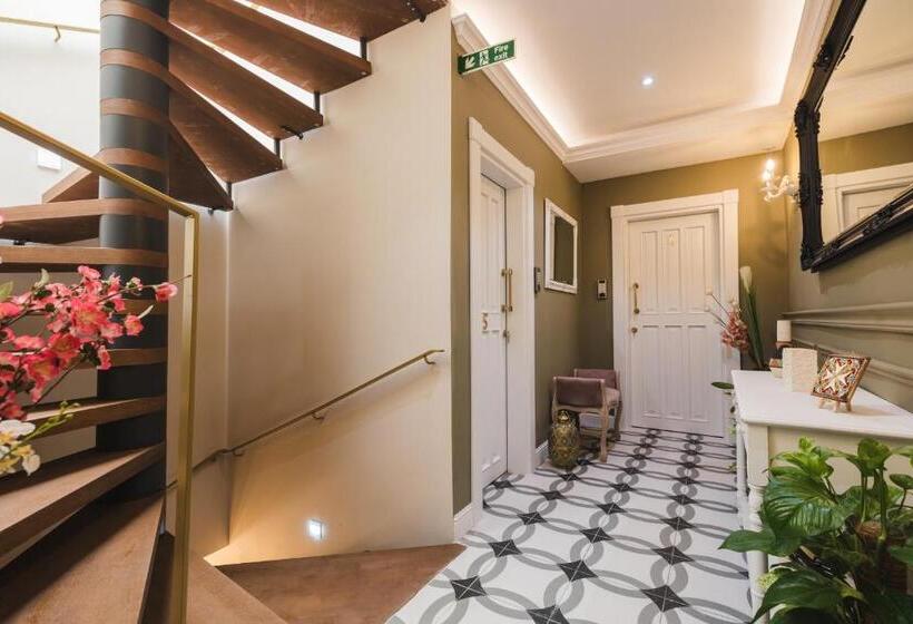 اتاق لوکس با بالکن, Iż żebbuġa Boutique Suites