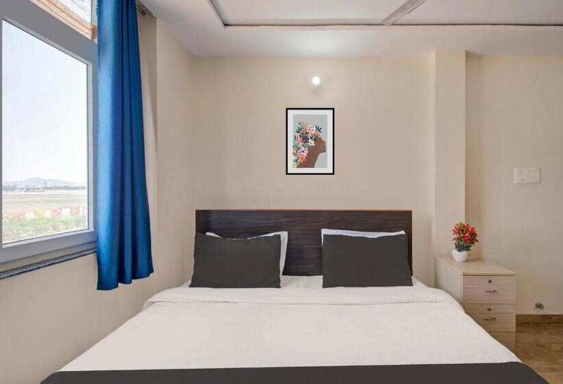 חדר קלאסי לשלושה, Oyo Samrat P Guest House