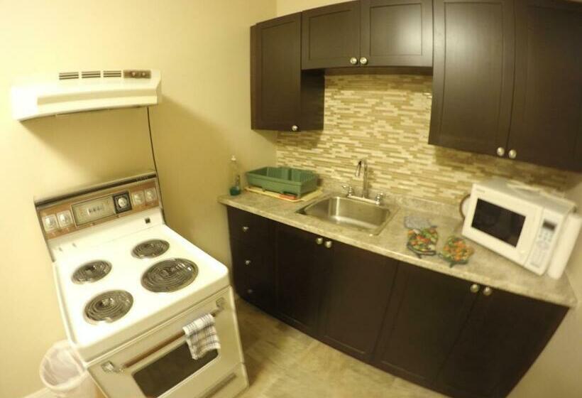 Люкс Повышенной Комфортности, Admiral's Quay Motel & Suites