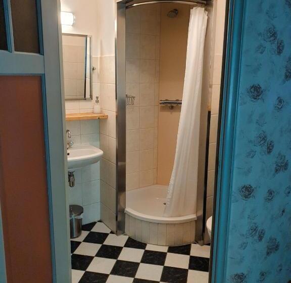 Quarto Triplo Estandar, Buitengoed De Uylenburg