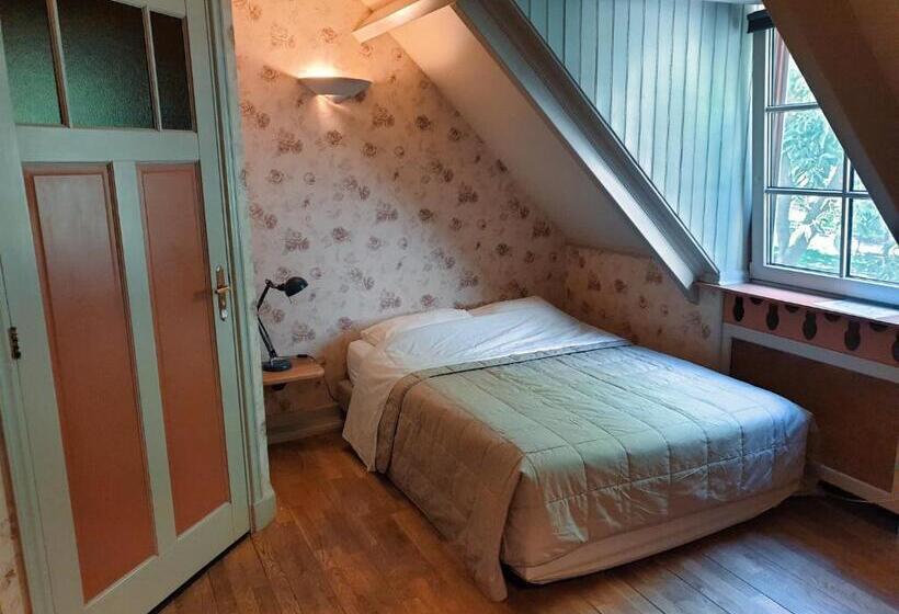 Quarto Triplo Estandar, Buitengoed De Uylenburg