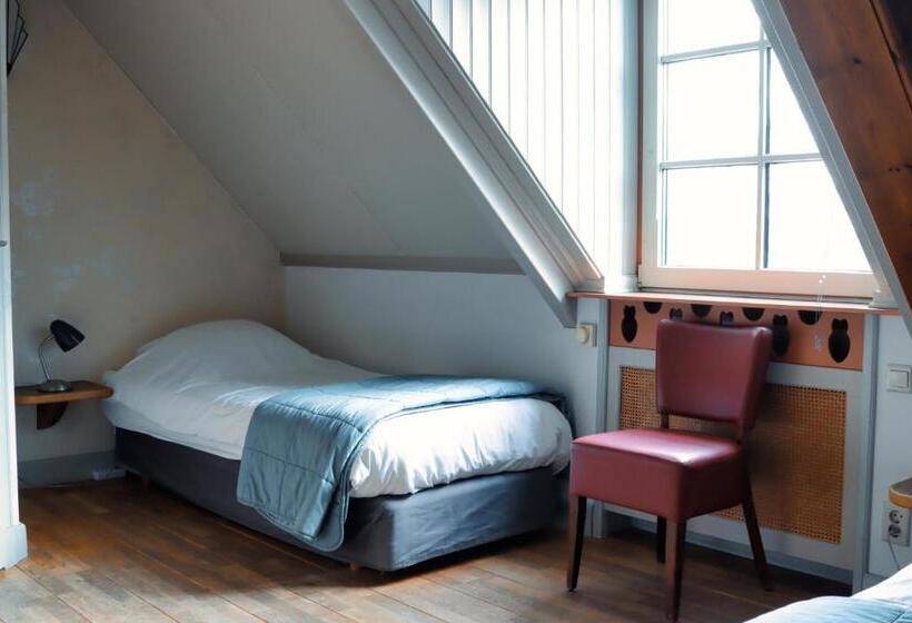 Quarto Triplo Estandar, Buitengoed De Uylenburg