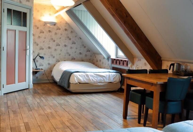 Quarto Familiar, Buitengoed De Uylenburg