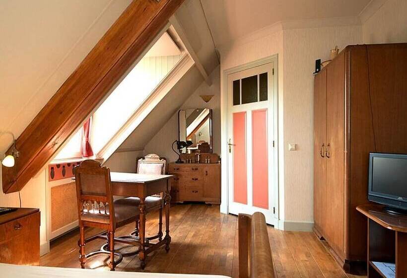 Quarto Triplo Estandar, Buitengoed De Uylenburg