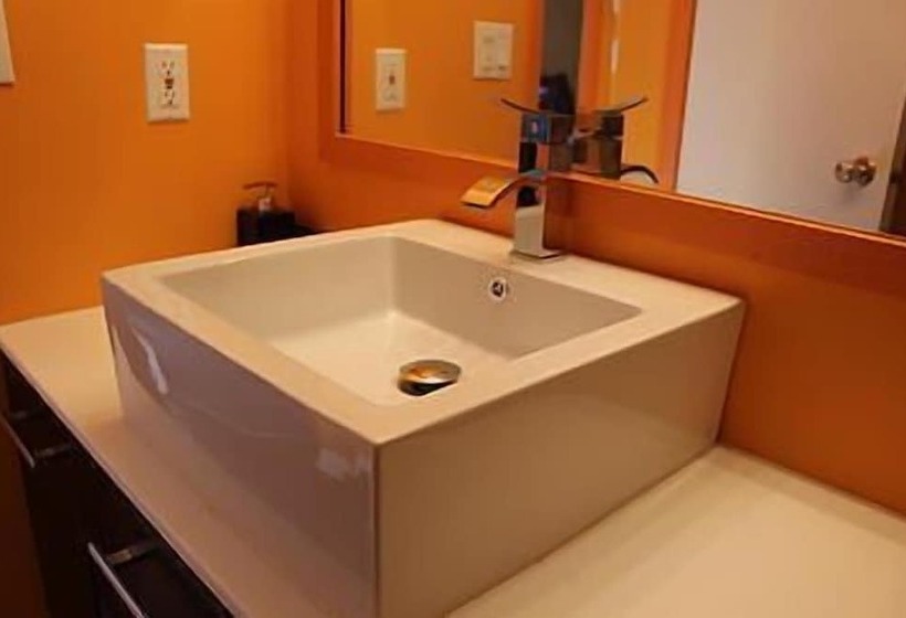 اتاق استاندارد, Hilltops