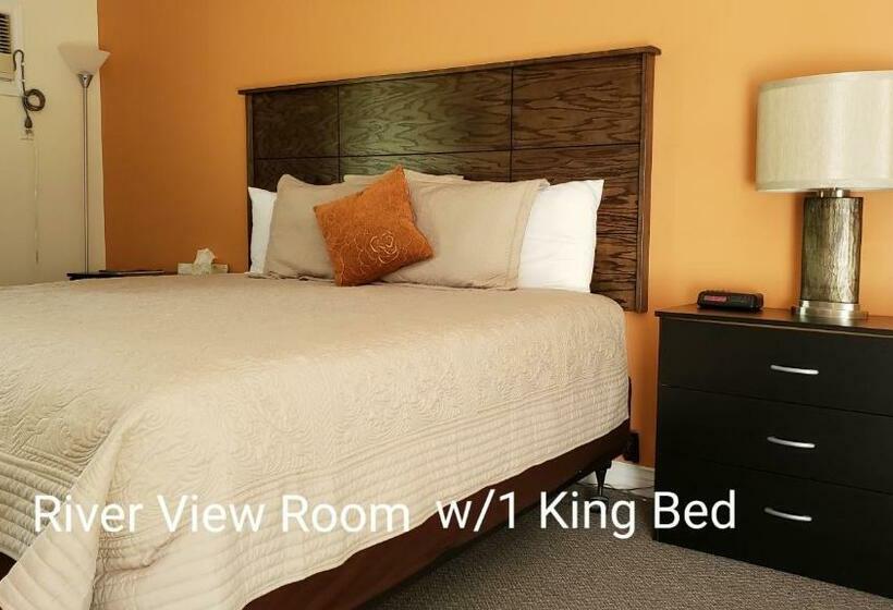 스탠다드 룸 킹사이즈 침대, Cornerstone Motel