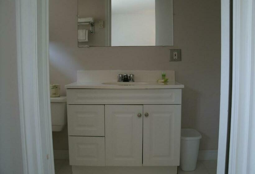 غرفة قياسية سرير كينج, Cornerstone Motel