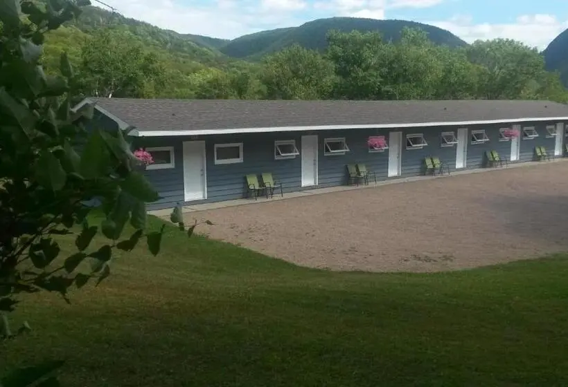 Standard-huone Jokinäkymä, Cornerstone Motel