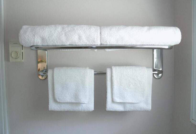 غرفة قياسية مطلة على الجبل, Cornerstone Motel