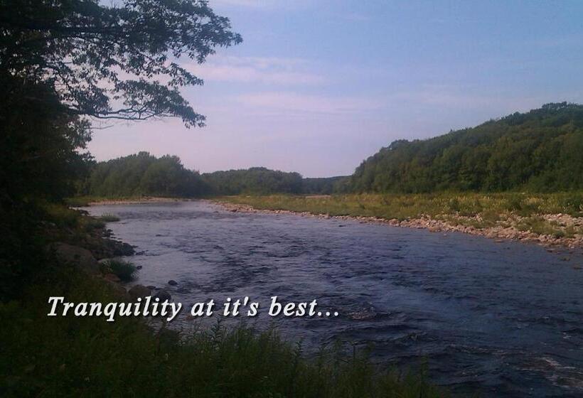 غرفه قياسيه سريرين مزدوجين, Cornerstone Motel