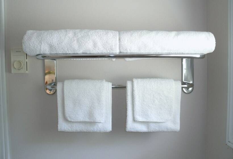 غرفه قياسيه سريرين مزدوجين, Cornerstone Motel