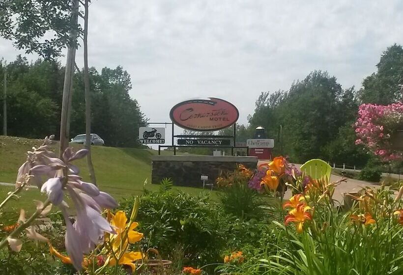 غرفه قياسيه سريرين مزدوجين, Cornerstone Motel