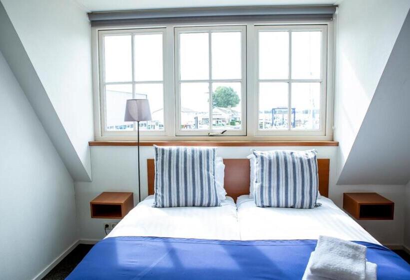 스탠다드 룸, Café Restaurant Heineke