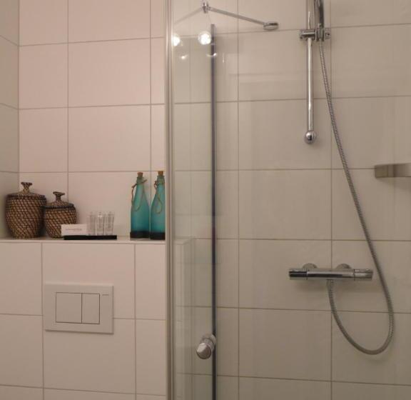 חדר אקונומי יחיד, De Kroon