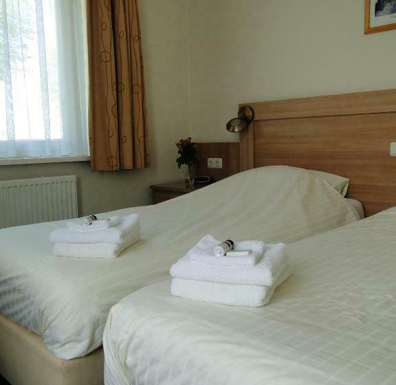 Семейный Номер, De Lange Jammer