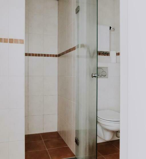 חדר דלוקס, De4dames